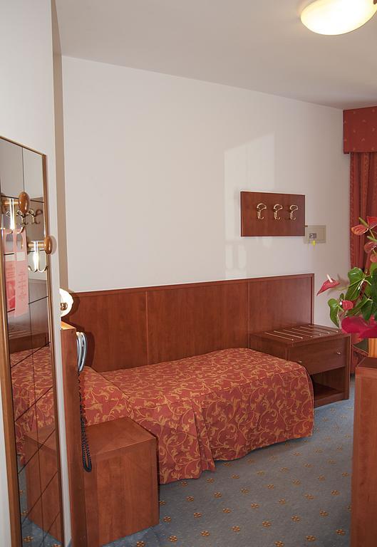 Hotel Garden Limone sul Garda Habitación foto
